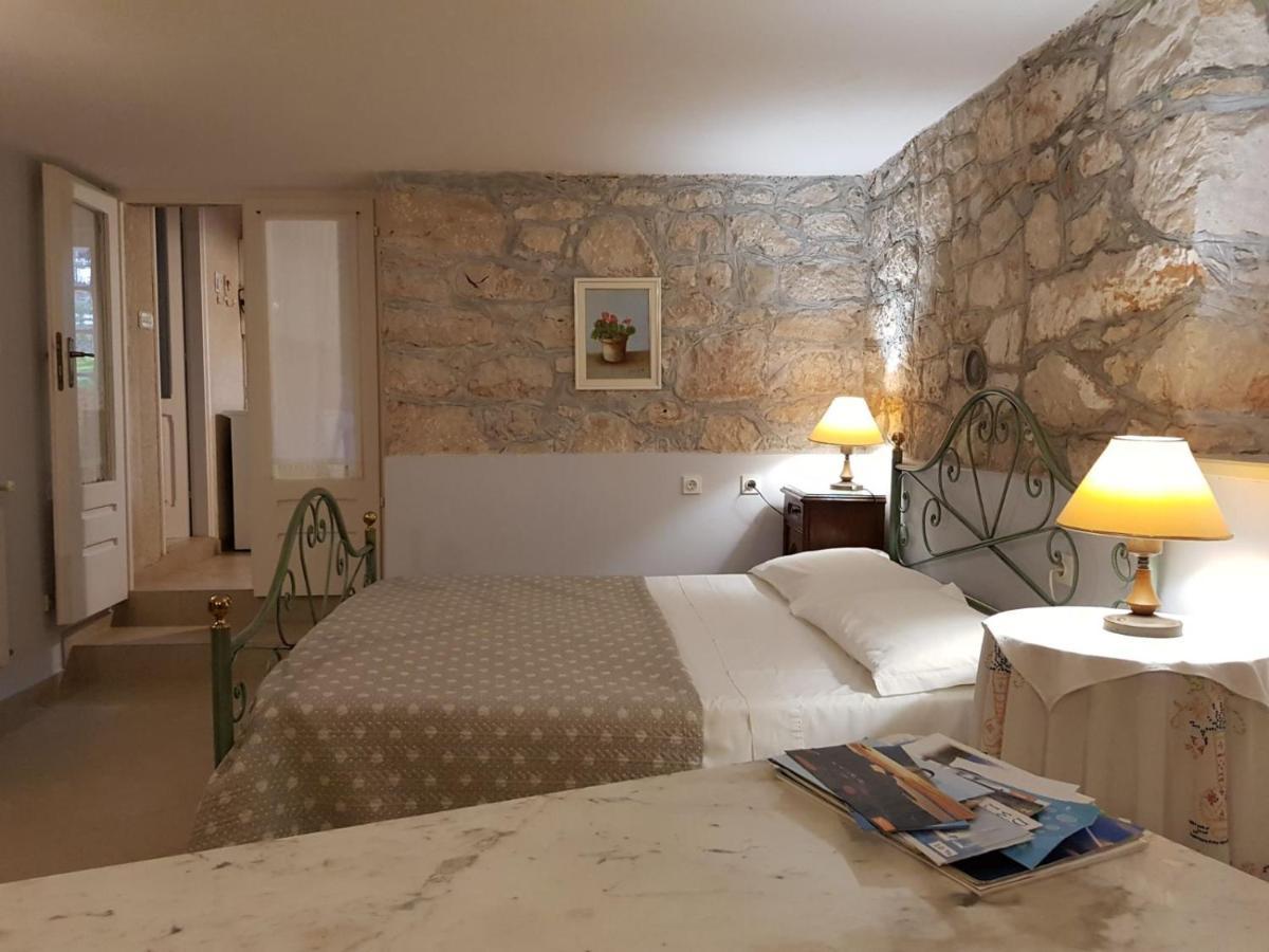 Apartments Gabri Mali Losinj Bagian luar foto