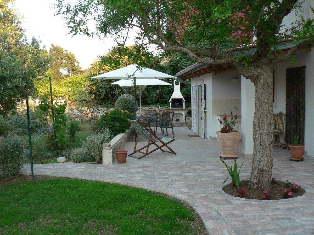 Apartments Gabri Mali Losinj Bagian luar foto